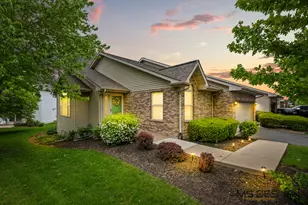 915 Foxpointe Dr, Sycamore, IL 60178 - Photo 1