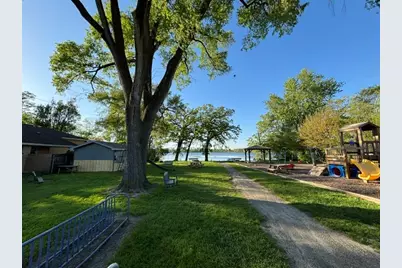 203 Cedarwood Lane, Antioch, IL 60002 - Photo 30