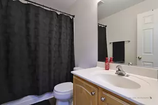 2888 Falling Waters Dr, Lindenhurst, IL 60046 - Photo 22
