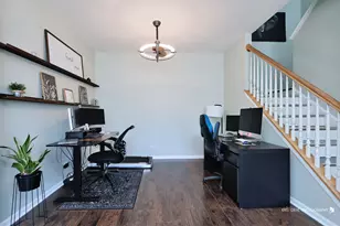 2888 Falling Waters Dr, Lindenhurst, IL 60046 - Photo 12