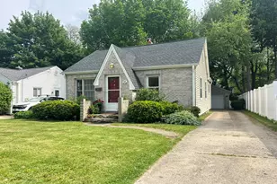 95 Roosevelt St, Saint Charles, IL 60174 - Photo 2