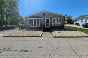 8150 N Thorsen Ln, Morris, IL 60450 - Photo 1