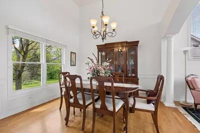 2119 W Thornwood Drive, South Elgin, IL 60177 - Photo 8