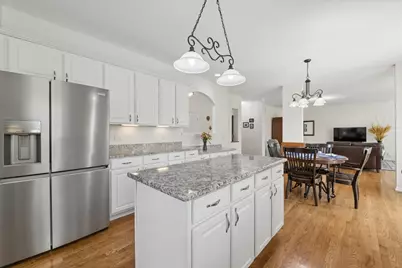 2119 W Thornwood Drive, South Elgin, IL 60177 - Photo 10