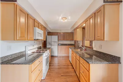 1393 Cottonwood Lane, Crystal Lake, IL 60014 - Photo 4