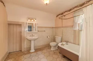 220 N 5th St, West Dundee, IL 60118 - Photo 22