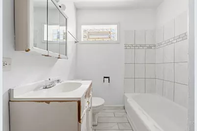 7843 S Yates Boulevard, Chicago, IL 60649 - Photo 18