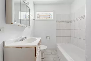 7843 S Yates Blvd, Chicago, IL 60649 - Photo 18