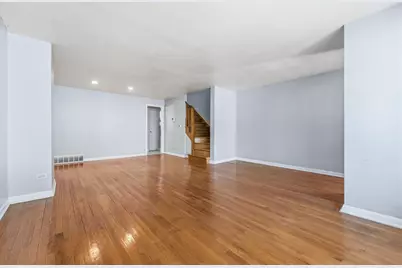 7843 S Yates Boulevard, Chicago, IL 60649 - Photo 6