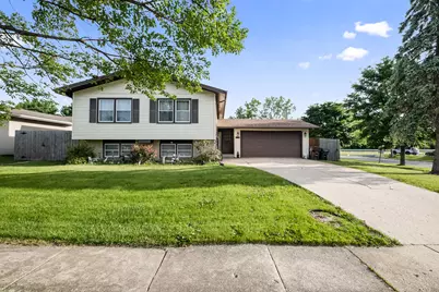 6100 El Morro Lane, Oak Forest, IL 60452 - Photo 1