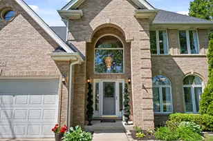 986 E Red Oak St, Addison, IL 60101 - Photo 2