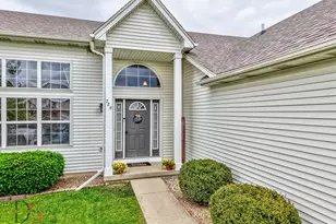 729 River Edge Cir, Ottawa, IL 61350 - Photo 1