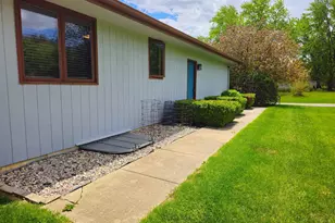 6090 Chatsworth Dr, Rockford, IL 61109 - Photo 32