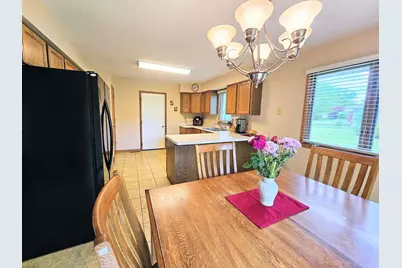 6090 Chatsworth Drive, Rockford, IL 61109 - Photo 8