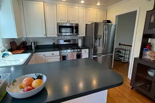 939 Wayne Ave, Deerfield, IL 60015 - Photo 2