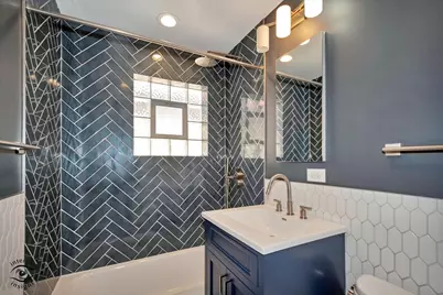 6219 W Montrose Avenue, Chicago, IL 60634 - Photo 10