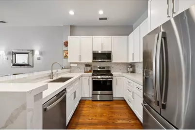 930 N Howe Street, Chicago, IL 60610 - Photo 10