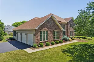 202 Windsor Cir, Saint Charles, IL 60175 - Photo 34