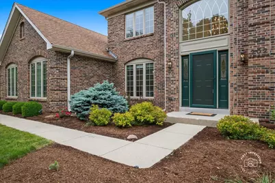 202 Windsor Circle, Saint Charles, IL 60175 - Photo 2
