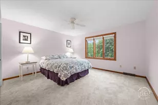 202 Windsor Cir, Saint Charles, IL 60175 - Photo 22
