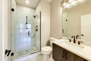 552 E 46th Pl, Chicago, IL 60653 - Photo 8