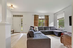 2050 Colchester Ave, Hoffman Estates, IL 60192 - Photo 6