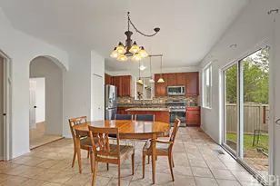 2050 Colchester Ave, Hoffman Estates, IL 60192 - Photo 12