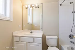 1867 Admiral Ct, Glenview, IL 60026 - Photo 18