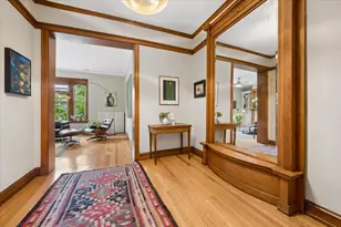 521 W Surf St, Chicago, IL 60657 - Photo 2
