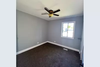 3915 Greenbay Drive, Hanover Park, IL 60133 - Photo 10