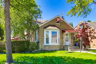 5100 N Mobile Ave, Chicago, IL 60630 - Photo 1