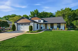 12 W Pickwick Rd, Arlington Heights, IL 60005 - Photo 1