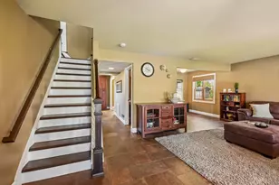 588 Kingston Ct, Roselle, IL 60172 - Photo 16