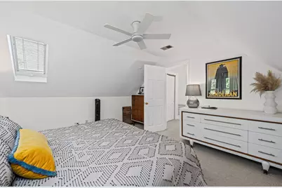 3335 W Berteau Avenue, Chicago, IL 60618 - Photo 12