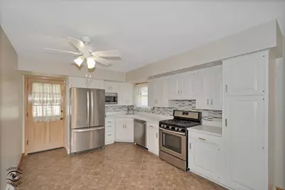 1005 E Park Street, Arlington Heights, IL 60005 - Photo 8