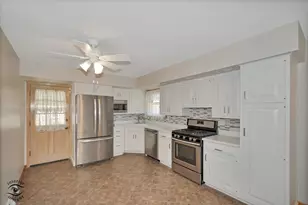 1005 E Park St, Arlington Heights, IL 60005 - Photo 8
