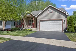 861 Prairie Ridge Dr, Woodstock, IL 60098 - Photo 1