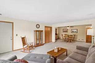 8058 Autobahn Dr S, Palos Park, IL 60464 - Photo 4
