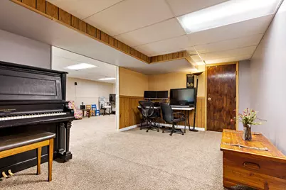 9825 Debbie Lane, Machesney Park, IL 61115 - Photo 16
