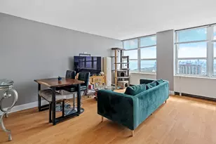655 W Irving Park Rd, Chicago, IL 60613 - Photo 20