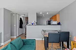 655 W Irving Park Rd, Chicago, IL 60613 - Photo 22