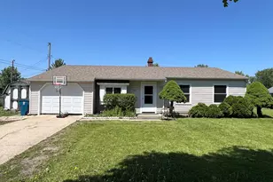 757 Crestwood Dr, Aurora, IL 60506 - Photo 2