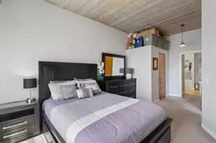 3260 N Clark St, Chicago, IL 60657 - Photo 10