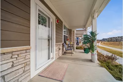 331 Didier Court, Buffalo Grove, IL 60089 - Photo 2