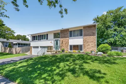 418 Charlestown Drive, Bolingbrook, IL 60440 - Photo 2