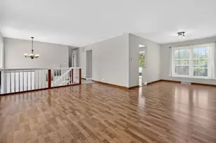 418 Charlestown Dr, Bolingbrook, IL 60440 - Photo 8