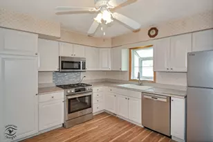 5532 Oak Center Dr, Oak Lawn, IL 60453 - Photo 8