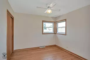 5532 Oak Center Dr, Oak Lawn, IL 60453 - Photo 12