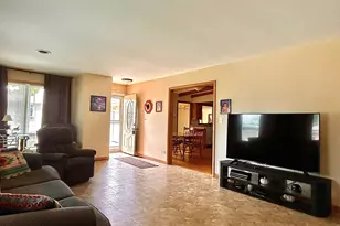 804 Grant St, Harvard, IL 60033 - Photo 10