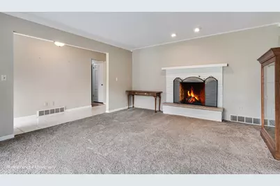 240 Park Crest Drive, Freeport, IL 61032 - Photo 2